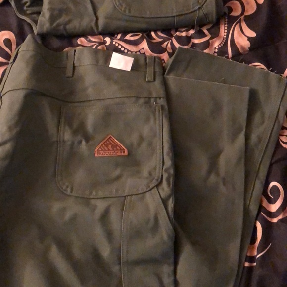 2 bulwark work pants the price is for 2 pants - Picture 4 of 5